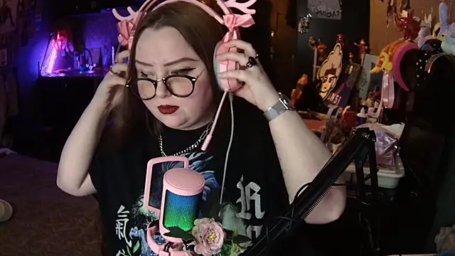 EMMA  CONNOR online show from March 28, 9:47 pm