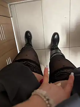 Wet  Bunny online show from March 1, 9:40 am