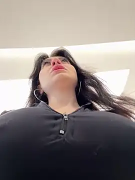 Snapshot of Wet__Bunny chatting on March 18, 6:16 am Wet Bunny online show from March 18, 6:16 am