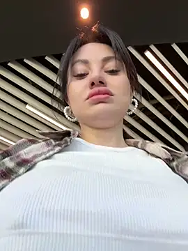 Snapshot of Wet__Bunny chatting on April 3, 6:22 am Wet Bunny online show from April 3, 6:22 am