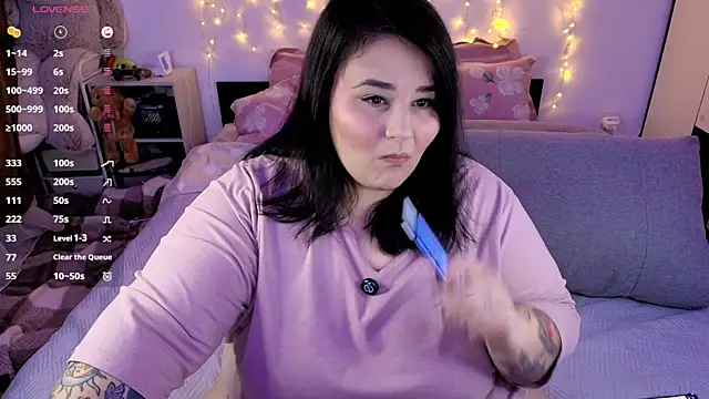 Snapshot of naughtykiss chatting on February 21, 11:11 am naughtykiss online show from February 21, 11:11 am