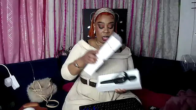 crystalbxx online show from April 4, 12:42 am