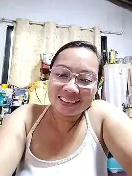 Snapshot of asianwet4u chatting on February 6, 2:33 am asianwet4u online show from February 6, 2:33 am