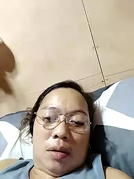 Snapshot of asianwet4u chatting on February 15, 12:43 pm asianwet4u online show from February 15, 12:43 pm
