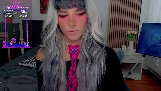 Snapshot of HelenSpellman chatting on July 19, 6:06 am HelenSpellman online show from July 19, 6:06 am