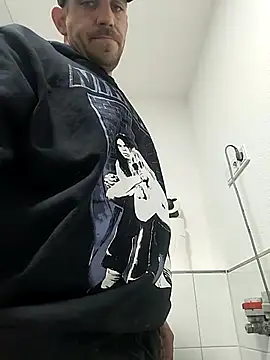 Codymc89 online show from October 10, 5:12 pm