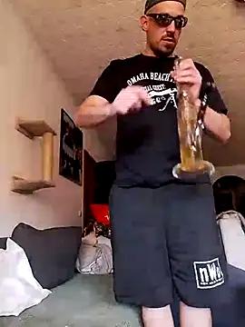 Snapshot of Codymc89 chatting on March 4, 1:50 pm Codymc89 online show from March 4, 1:50 pm