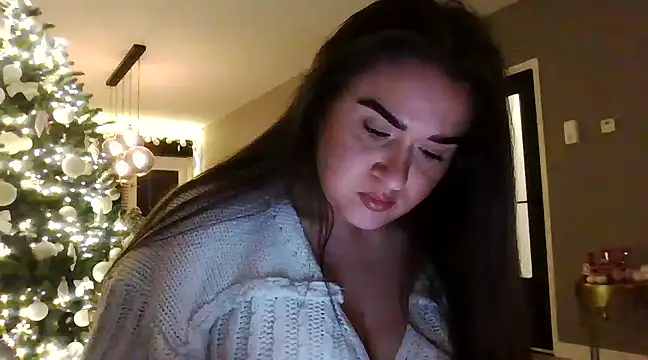 avajade online show from December 10, 6:49 pm