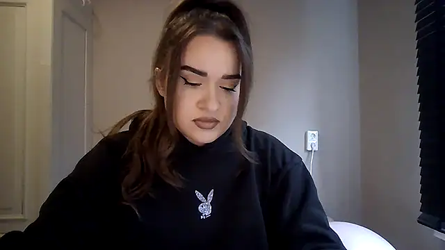 avajade online show from November 25, 10:59 am