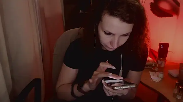 JohansonKatie online show from January 12, 4:29 pm