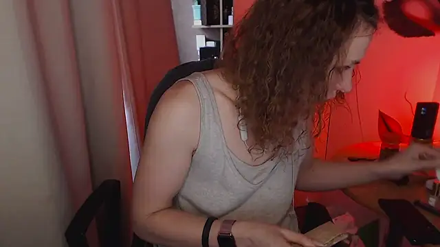 JohansonKatie online show from January 21, 9:24 am