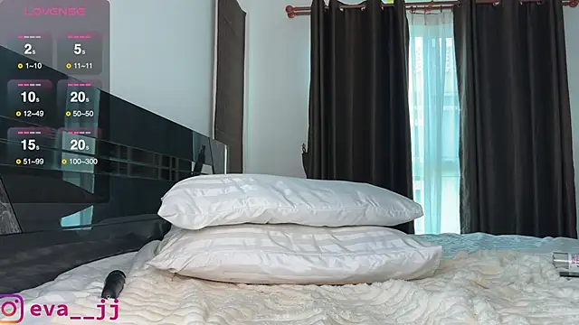 Snapshot of Eva_JJ chatting on February 22, 5:44 am Eva JJ online show from February 22, 5:44 am