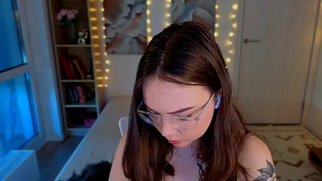 Snapshot of MilenaSaint chatting on June 25, 4:01 am MilenaSaint online show from June 25, 4:01 am