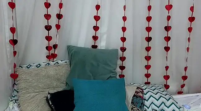 ninaa fox online show from February 19, 10:09 pm