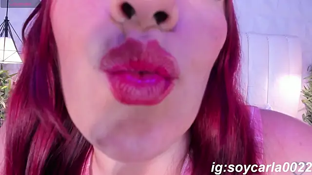 Snapshot of naughty_flower18 chatting on December 19, 10:53 pm naughty flower18 online show from December 19, 10:53 pm