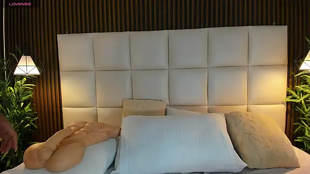 naughty flower18 online show from November 13, 10:30 pm