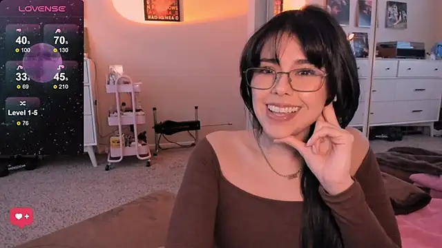 Evie-Luna online show from February 7, 12:31 am