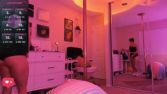 Evie-Luna online show from September 12, 2:44 am