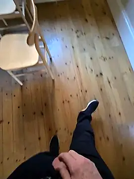 Snapshot of theSecretBallerino chatting on November 21, 10:47 am theSecretBallerino online show from November 21, 10:47 am