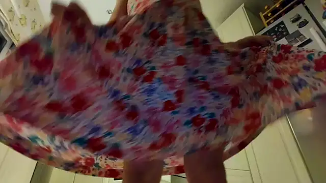 Snapshot of theSecretBallerino chatting on February 18, 5:58 am theSecretBallerino online show from February 18, 5:58 am