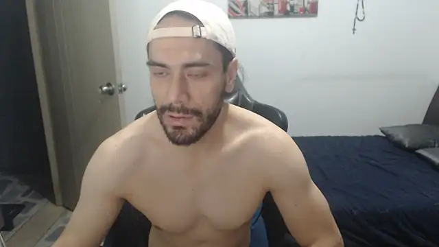 Snapshot of samuelgarcia_ chatting on April 21, 7:47 am samuelgarcia online show from April 21, 7:47 am