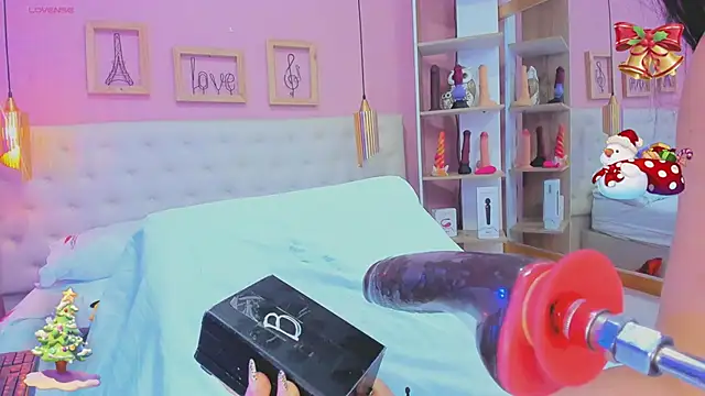 leylla  online show from December 17, 8:26 pm