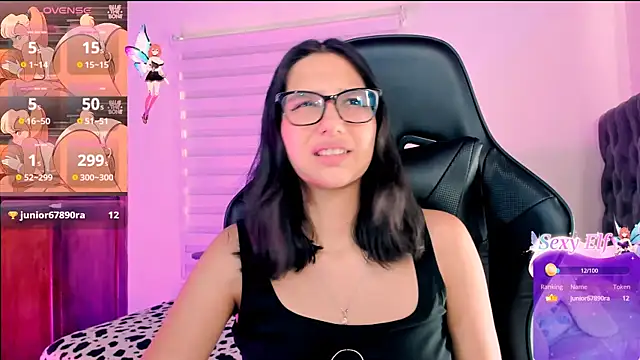 Snapshot of Luniverse chatting on December 18, 8:57 pm Luniverse online show from December 18, 8:57 pm