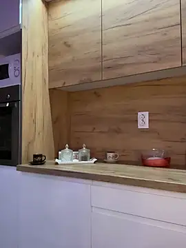 Marilyn La Rose online show from February 8, 6:00 pm