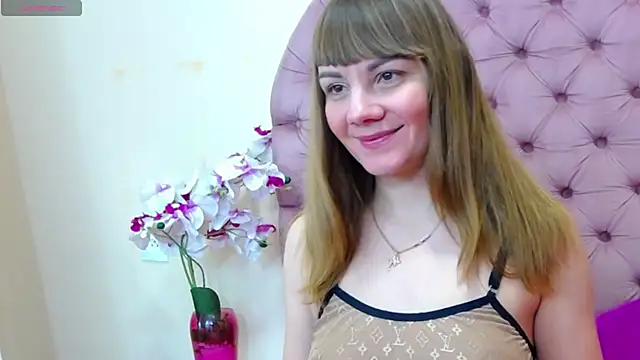 Snapshot of Leslie_passion chatting on February 9, 6:33 am Leslie passion online show from February 9, 6:33 am