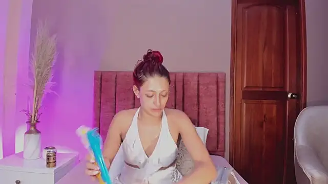 JupiteFox online show from December 15, 9:30 pm