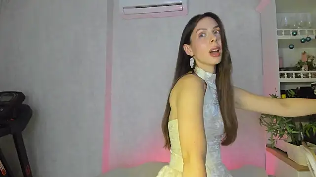 Teresa Hardly online show from October 9, 8:07 pm