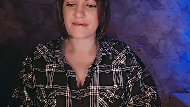 Snapshot of _letty_ chatting on December 14, 9:24 pm  letty  online show from December 14, 9:24 pm