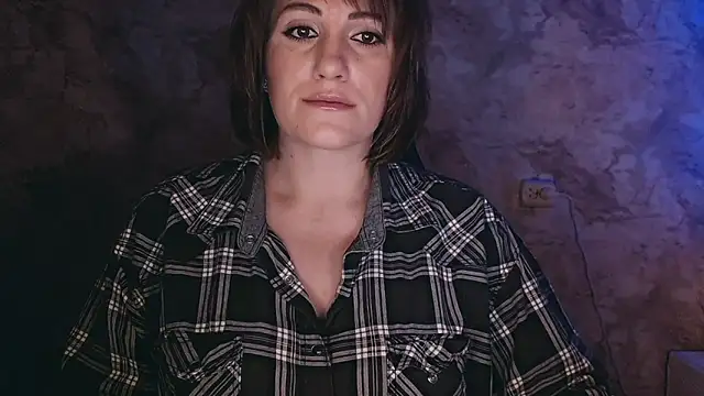 Snapshot of _letty_ chatting on January 4, 9:41 pm  letty  online show from January 4, 9:41 pm