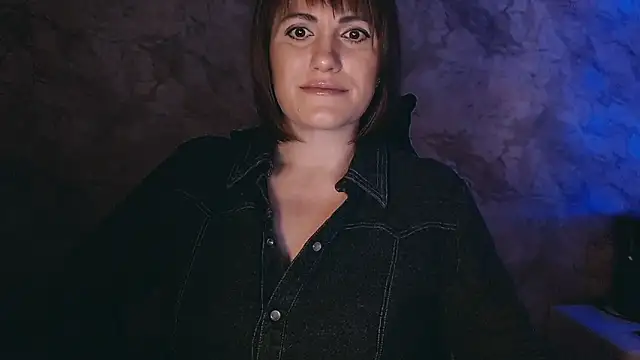 Snapshot of _letty_ chatting on January 29, 12:33 am  letty  online show from January 29, 12:33 am