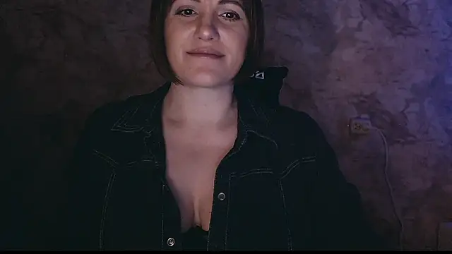 Snapshot of _letty_ chatting on March 15, 12:15 am  letty  online show from March 15, 12:15 am