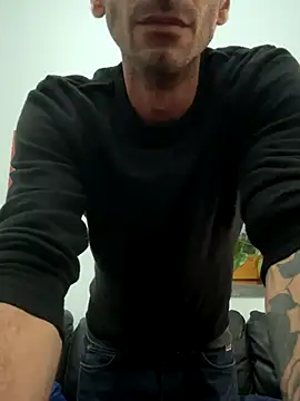 Snapshot of coppiaMeMisstress chatting on November 7, 10:32 pm coppiaMeMisstress online show from November 7, 10:32 pm