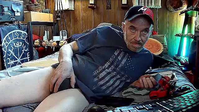 Makowboy online show from April 19, 7:05 pm