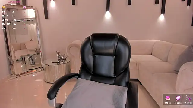 MiaRoberts1 online show from January 24, 6:25 pm