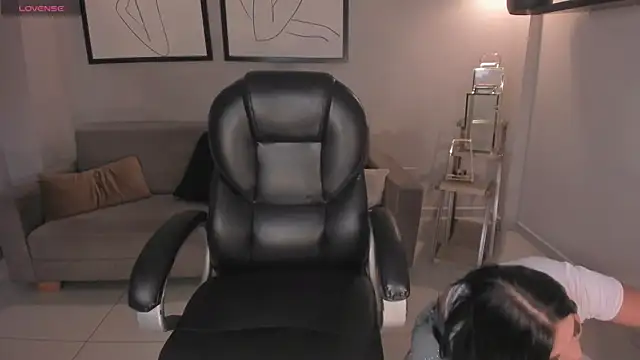 MiaRoberts1 online show from April 2, 11:52 am