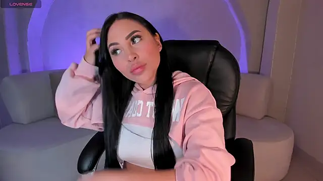 MiaRoberts1 online show from April 14, 1:06 pm