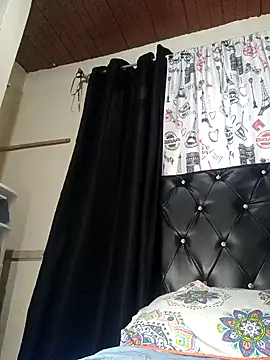 NIKOLE1301 online show from February 8, 10:51 pm