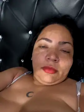 Snapshot of NIKOLE1301 chatting on February 22, 3:10 pm NIKOLE1301 online show from February 22, 3:10 pm