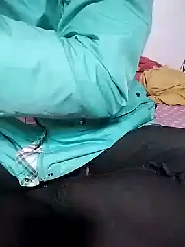 loveyou246 online show from February 13, 4:22 am