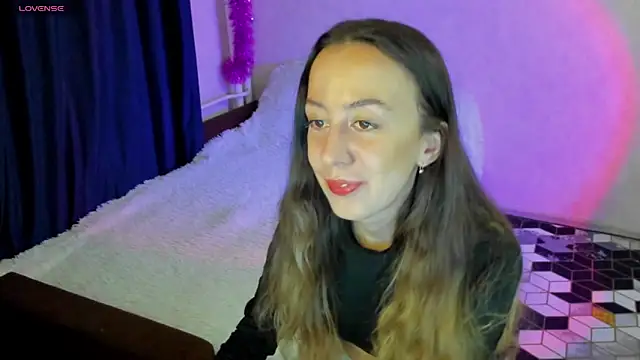 CurlySteph online show from December 20, 4:36 pm