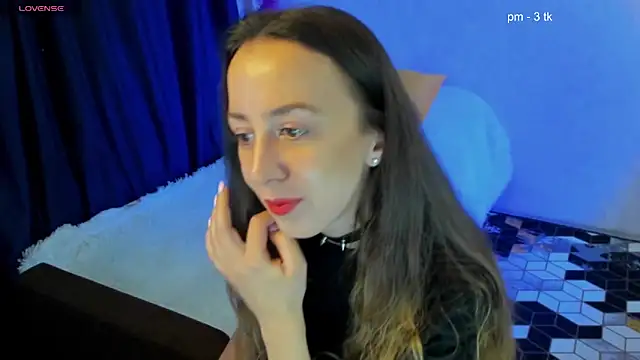 CurlySteph online show from January 5, 8:21 pm