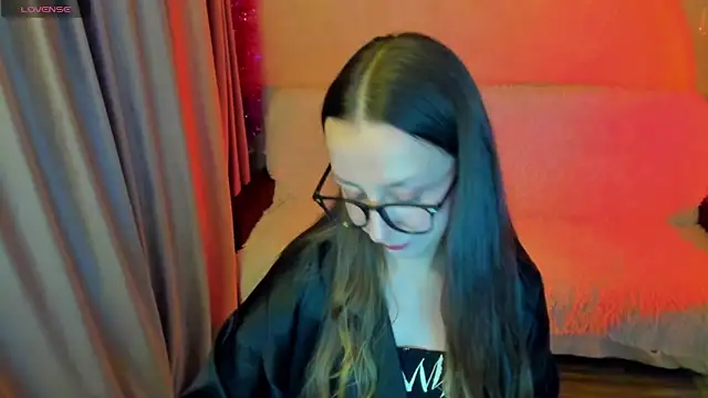 CurlySteph online show from October 15, 4:29 pm