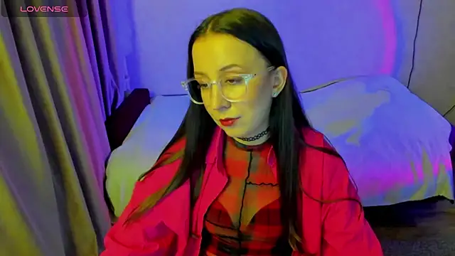CurlySteph online show from June 2, 7:05 pm