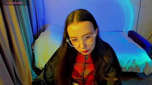 CurlySteph online show from June 13, 9:35 pm