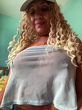 Snapshot of camelia3 chatting on February 20, 12:04 pm camelia3 online show from February 20, 12:04 pm