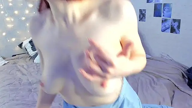 YunaPeace online show from December 12, 7:52 am